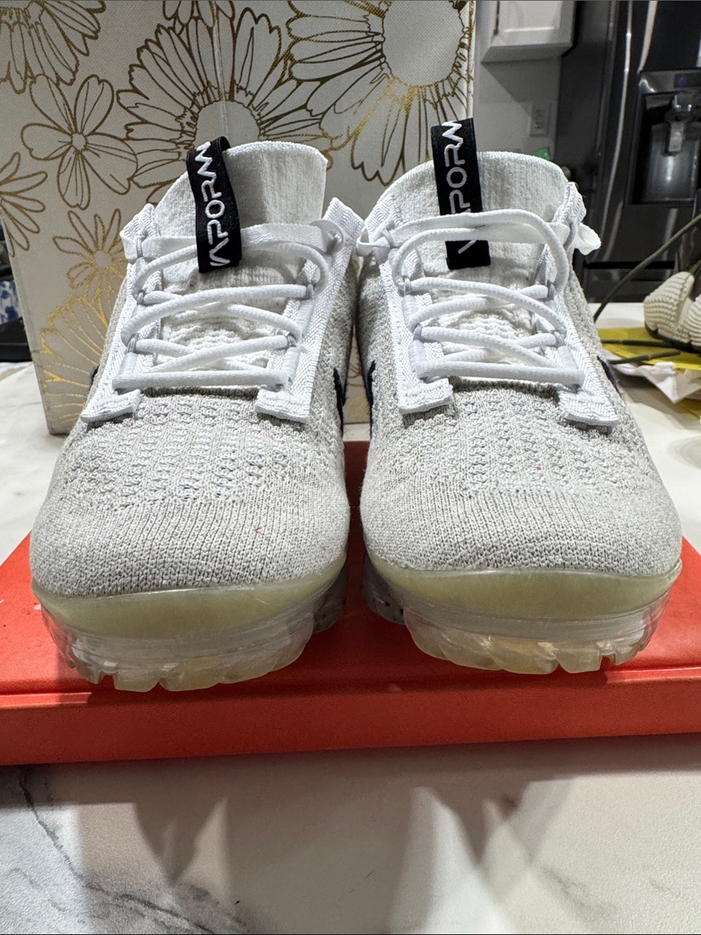 Nike Flyknit VaporMax Sneaker in Light Gray, White, Black 2021 Fk - Picture 7 of 10